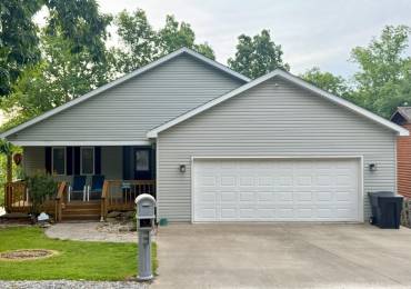 605 LAKESHORE Drive South, Goreville, Illinois, 3 Bedrooms Bedrooms, ,2 BathroomsBathrooms,Residential,For Sale,LAKESHORE,RMAQC4263596