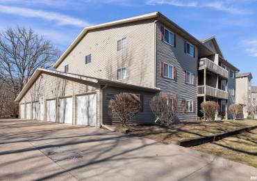 3814 CREEK HILL Drive, Bettendorf, Iowa, 3 Bedrooms Bedrooms, ,2 BathroomsBathrooms,Residential,For Sale,CREEK HILL,RMAQC4263601