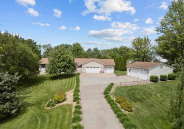 315 LINCOLN Street, Reynolds, Illinois, 5 Bedrooms Bedrooms, ,3 BathroomsBathrooms,Residential,For Sale,LINCOLN,RMAQC4263674