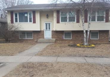 1827 13TH Avenue, Moline, Illinois, 3 Bedrooms Bedrooms, ,2 BathroomsBathrooms,Residential,For Sale,13TH,RMAQC4263709