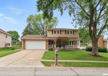 4020 TANGLEFOOT Terrace, Bettendorf, Iowa, 3 Bedrooms Bedrooms, ,2 BathroomsBathrooms,Residential,For Sale,TANGLEFOOT,RMAQC4263643