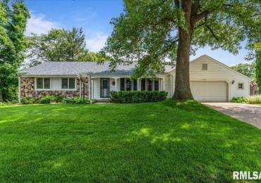 7700 37TH Avenue, Moline, Illinois, 3 Bedrooms Bedrooms, ,2 BathroomsBathrooms,Residential,For Sale,37TH,RMAQC4263789