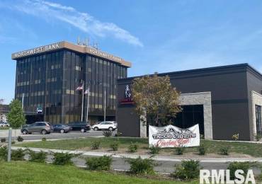 2550 MIDDLE Road, Bettendorf, Iowa, ,Commercial Lease,For Rent,MIDDLE,RMAQC4263795