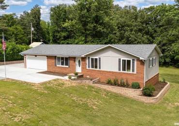 180 PINEHILL Lane, Harrisburg, Illinois, 3 Bedrooms Bedrooms, ,2 BathroomsBathrooms,Residential,For Sale,PINEHILL,RMAQC4263807