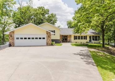 12897 Egypt Shores Drive, Creal Springs, Illinois, 4 Bedrooms Bedrooms, ,3 BathroomsBathrooms,Residential,For Sale,Egypt Shores,RMAEB458210