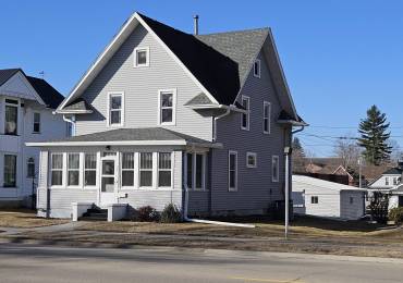 404 RIVERVIEW Street, Bellevue, Iowa, 3 Bedrooms Bedrooms, ,1 BathroomBathrooms,Residential,For Sale,RIVERVIEW,RMAQC4261509