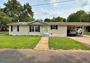 2000 SIMMONS Street, Metropolis, Illinois, 3 Bedrooms Bedrooms, ,2 BathroomsBathrooms,Residential,For Sale,SIMMONS,RMAEB458251