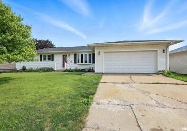 343 MEADOW Lane, Walcott, Iowa, 3 Bedrooms Bedrooms, ,2 BathroomsBathrooms,Residential,For Sale,MEADOW,RMAQC4263972