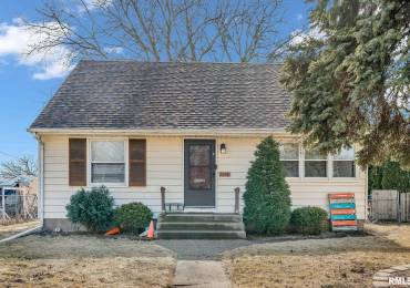 1519 COLUMBIA Avenue, Davenport, Iowa, 3 Bedrooms Bedrooms, ,1 BathroomBathrooms,Residential,For Sale,COLUMBIA,RMAQC4263977