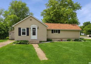 309 GRANT Avenue, Lowden, Iowa, 2 Bedrooms Bedrooms, ,1 BathroomBathrooms,Residential,For Sale,GRANT,RMAQC4263979