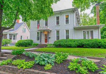 226 DELAVAN Street, Lincoln, Illinois, 5 Bedrooms Bedrooms, ,2 BathroomsBathrooms,Residential,For Sale,DELAVAN,RMACA1036952