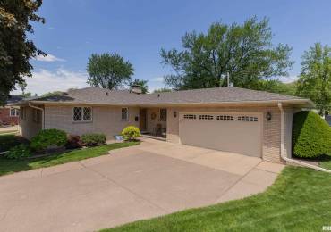 2737 28TH Avenue, Rock Island, Illinois, 4 Bedrooms Bedrooms, ,2 BathroomsBathrooms,Residential,For Sale,28TH,RMAQC4263993