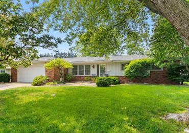 637 COLUMBUS Avenue, Morton, Illinois, 3 Bedrooms Bedrooms, ,3 BathroomsBathrooms,Residential,For Sale,COLUMBUS,RMAPA1258266