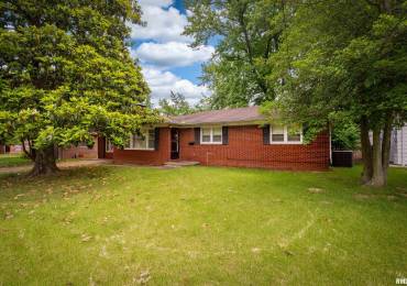301 ORCHARD Drive, Carbondale, Illinois, 4 Bedrooms Bedrooms, ,2 BathroomsBathrooms,Residential,For Sale,ORCHARD,RMAEB458293