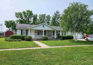 208 ELM Street, Dawson, Illinois, 3 Bedrooms Bedrooms, ,2 BathroomsBathrooms,Residential,For Sale,ELM,RMACA1037048