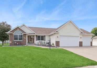 669 6TH Street Circle, Princeton, Iowa, 5 Bedrooms Bedrooms, ,3 BathroomsBathrooms,Residential,For Sale,6TH,RMAQC4264136