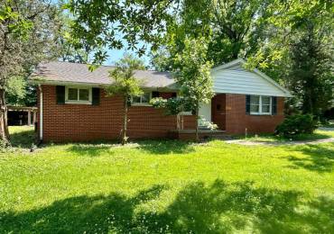 1217 Freeman Street, Carbondale, Illinois, 4 Bedrooms Bedrooms, ,1 BathroomBathrooms,Residential,For Sale,Freeman,RMAEB458341