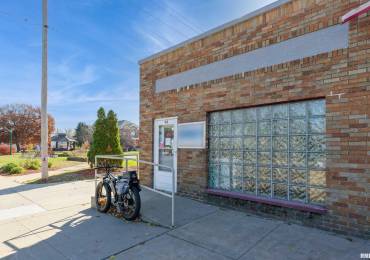 113 MAIN Avenue, Clinton, Iowa, ,Commercial Sale,For Sale,MAIN,RMAQC4258770