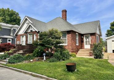 518 CHURCH Street, Jacksonville, Illinois, 2 Bedrooms Bedrooms, ,1 BathroomBathrooms,Residential,For Sale,CHURCH,RMACA1037130
