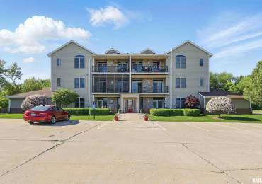 1871 Stone Gate Circle, Davenport, Iowa, 2 Bedrooms Bedrooms, ,2 BathroomsBathrooms,Residential,For Sale,Stone Gate,RMAQC4264238