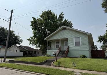 201 PARK Street, Harrisburg, Illinois, 3 Bedrooms Bedrooms, ,2 BathroomsBathrooms,Residential,For Sale,PARK,RMAEB458375