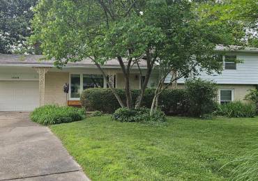 1608 BRIARWOOD Drive, Carbondale, Illinois, 4 Bedrooms Bedrooms, ,3 BathroomsBathrooms,Residential,For Sale,BRIARWOOD,RMAEB458062