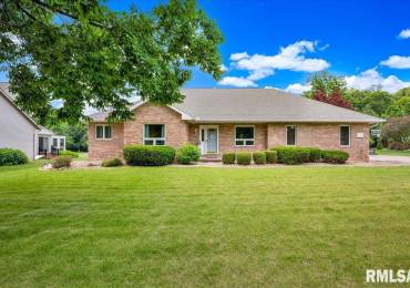 1125 OAKWOOD Road, East Peoria, Illinois, 3 Bedrooms Bedrooms, ,2 BathroomsBathrooms,Residential,For Sale,OAKWOOD,RMAPA1258692