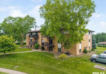 4725 KYNNELWORTH Drive, Bettendorf, Iowa, 2 Bedrooms Bedrooms, ,2 BathroomsBathrooms,Residential,For Sale,KYNNELWORTH,RMAQC4264291