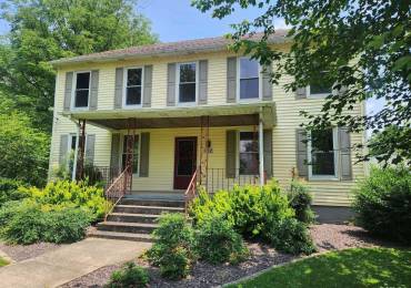 201 MAPLE Street, Tamaroa, Illinois, 3 Bedrooms Bedrooms, ,1 BathroomBathrooms,Residential,For Sale,MAPLE,RMAEB458389