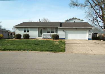 1722 Frazier Avenue, Centralia, Illinois, 4 Bedrooms Bedrooms, ,1 BathroomBathrooms,Residential,For Sale,Frazier,RMAEB457408