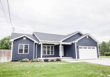 210 1ST Avenue, Sherrard, Illinois, 3 Bedrooms Bedrooms, ,2 BathroomsBathrooms,Residential,For Sale,1ST,RMAQC4264293