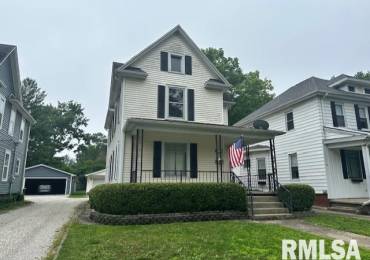 739 DOUGLAS Avenue, Jacksonville, Illinois, 3 Bedrooms Bedrooms, ,1 BathroomBathrooms,Residential,For Sale,DOUGLAS,RMACA1037175