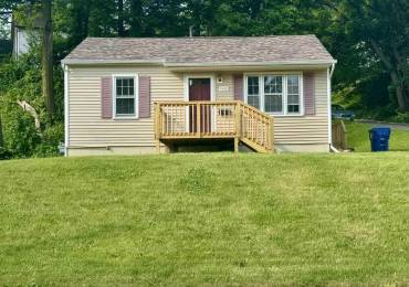 1505 KIRKWOOD Boulevard, Davenport, Iowa, 2 Bedrooms Bedrooms, ,1 BathroomBathrooms,Residential Lease,For Rent,KIRKWOOD,RMAQC4264320
