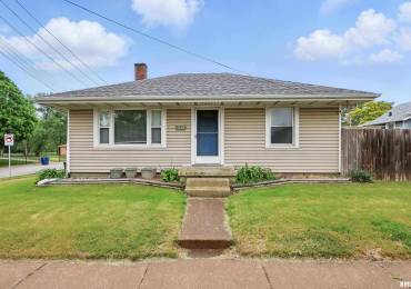 3129 HARRISON Street, Davenport, Iowa, 2 Bedrooms Bedrooms, ,1 BathroomBathrooms,Residential,For Sale,HARRISON,RMAQC4264351