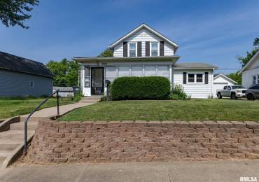3020 CLEVELAND Street, Clinton, Iowa, 3 Bedrooms Bedrooms, ,1 BathroomBathrooms,Residential,For Sale,CLEVELAND,RMAQC4264362