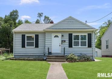 516 19TH Avenue, Rock Island, Illinois, 2 Bedrooms Bedrooms, ,1 BathroomBathrooms,Residential,For Sale,19TH,RMAQC4264367