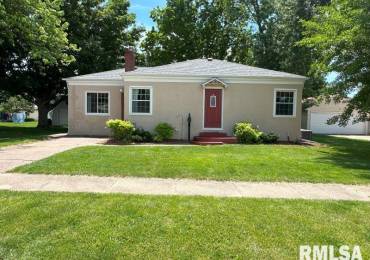 611 13TH Street, De Witt, Iowa, 3 Bedrooms Bedrooms, ,2 BathroomsBathrooms,Residential,For Sale,13TH,RMAQC4264387