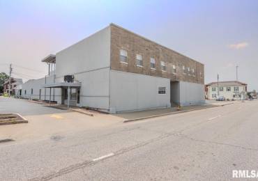 1112-1128 BROADWAY Street, Quincy, Illinois, ,Commercial Lease,For Rent,BROADWAY,RMAQC4264396