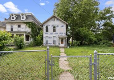 1312 FARNAM Street, Davenport, Iowa, 3 Bedrooms Bedrooms, ,1 BathroomBathrooms,Residential,For Sale,FARNAM,RMAQC4264399