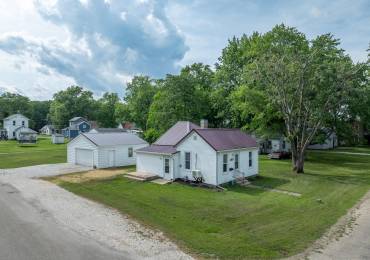 100 AUSTIN Avenue, Abingdon, Illinois, 3 Bedrooms Bedrooms, ,1 BathroomBathrooms,Residential,For Sale,AUSTIN,RMACA1037238