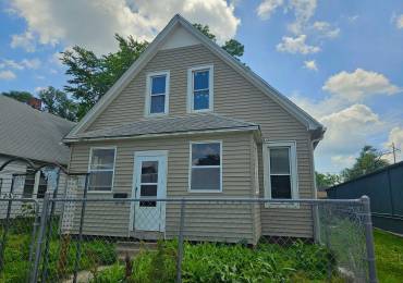 904 4TH Street, Beardstown, Illinois, 3 Bedrooms Bedrooms, ,1 BathroomBathrooms,Residential,For Sale,4TH,RMAPA1258790