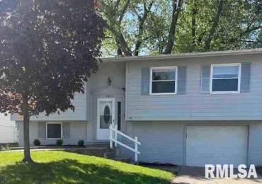 1951 BRISTOL Drive, Bettendorf, Iowa, 3 Bedrooms Bedrooms, ,2 BathroomsBathrooms,Residential Lease,For Rent,BRISTOL,RMAQC4264470