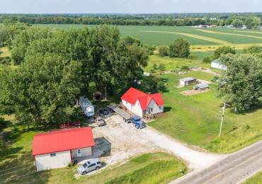 21218 County Highway 17 Highway, Canton, Illinois, 4 Bedrooms Bedrooms, ,3 BathroomsBathrooms,Residential,For Sale,County Highway 17,RMAPA1258819