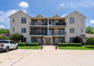 1871 Stone Gate Circle, Davenport, Iowa, 2 Bedrooms Bedrooms, ,2 BathroomsBathrooms,Residential,For Sale,Stone Gate,RMAQC4264471