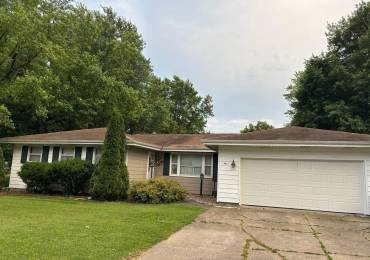 1 Prairie Street, Auburn, Illinois, 3 Bedrooms Bedrooms, ,2 BathroomsBathrooms,Residential,For Sale,Prairie,RMACA1037289