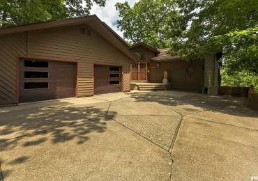 396 Lake Indian Hills Circle, Carbondale, Illinois, 5 Bedrooms Bedrooms, ,5 BathroomsBathrooms,Residential,For Sale,Lake Indian Hills,RMAEB453929