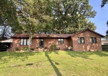830 6TH Street, Riverton, Illinois, 3 Bedrooms Bedrooms, ,2 BathroomsBathrooms,Residential,For Sale,6TH,RMACA1037082