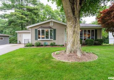 918 32ND Avenue Court, Moline, Illinois, 4 Bedrooms Bedrooms, ,2 BathroomsBathrooms,Residential,For Sale,32ND,RMAQC4264377