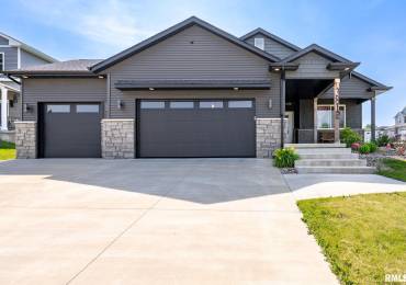 3812 JOYCE Lane, Davenport, Iowa, 3 Bedrooms Bedrooms, ,3 BathroomsBathrooms,Residential,For Sale,JOYCE,RMAQC4264285