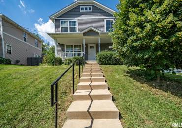 815 BEHRENDS Avenue, Peoria, Illinois, 3 Bedrooms Bedrooms, ,2 BathroomsBathrooms,Residential,For Sale,BEHRENDS,RMAPA1258839